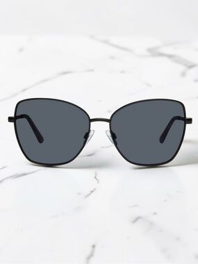 Kurt Geiger NWT Black Frame Cat Eye Sunglasses with Dark Gray Lenses & Case